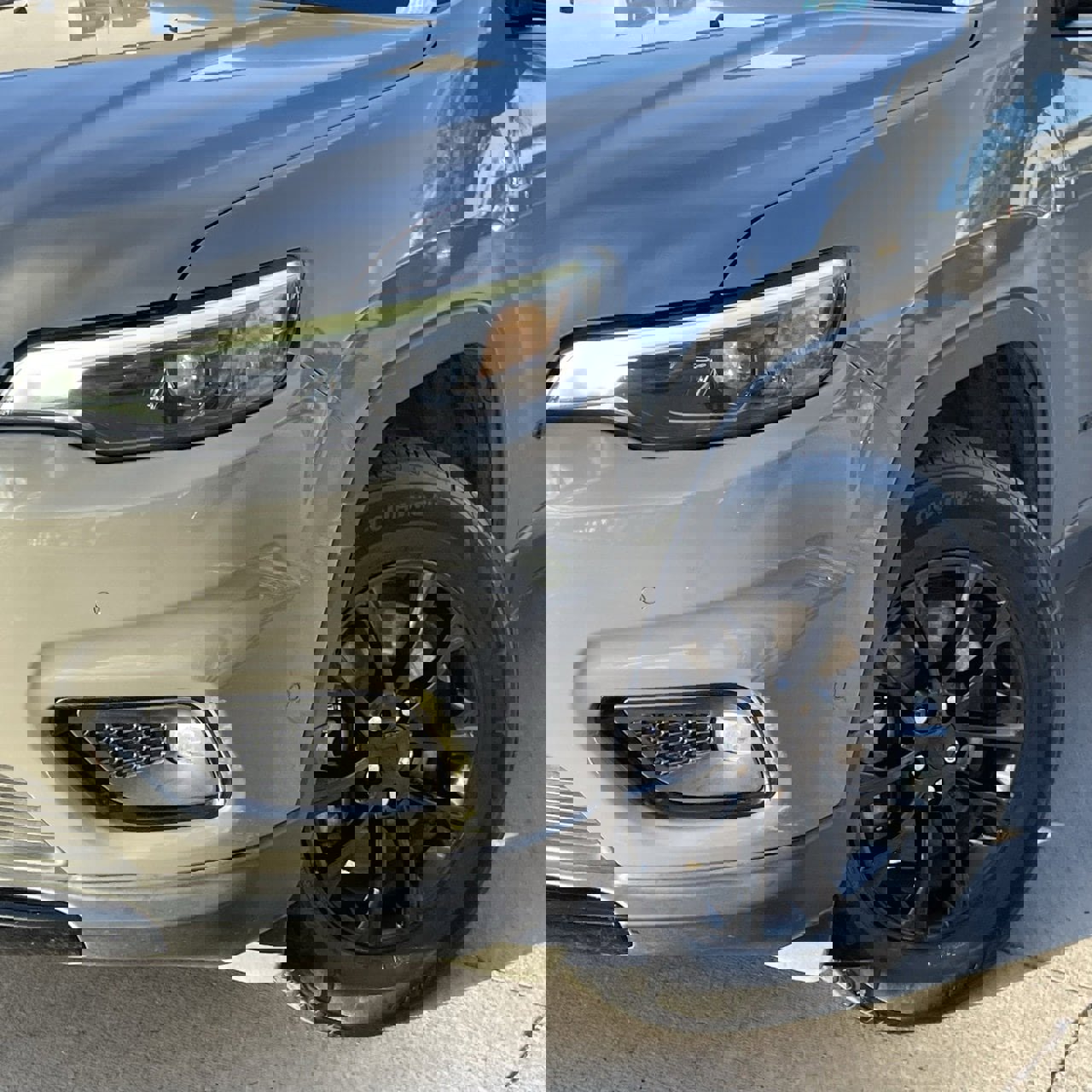 Used 2023 Jeep Cherokee Altitude Lux image 8