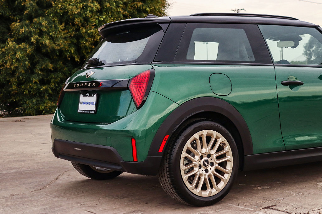 Used 2025 MINI Cooper S FWD image 12
