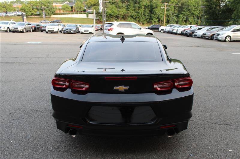 Used 2022 Chevrolet Camaro LT RWD image 4