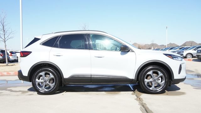 Used 2025 Ford Escape ST-Line AWD/4WD image 10