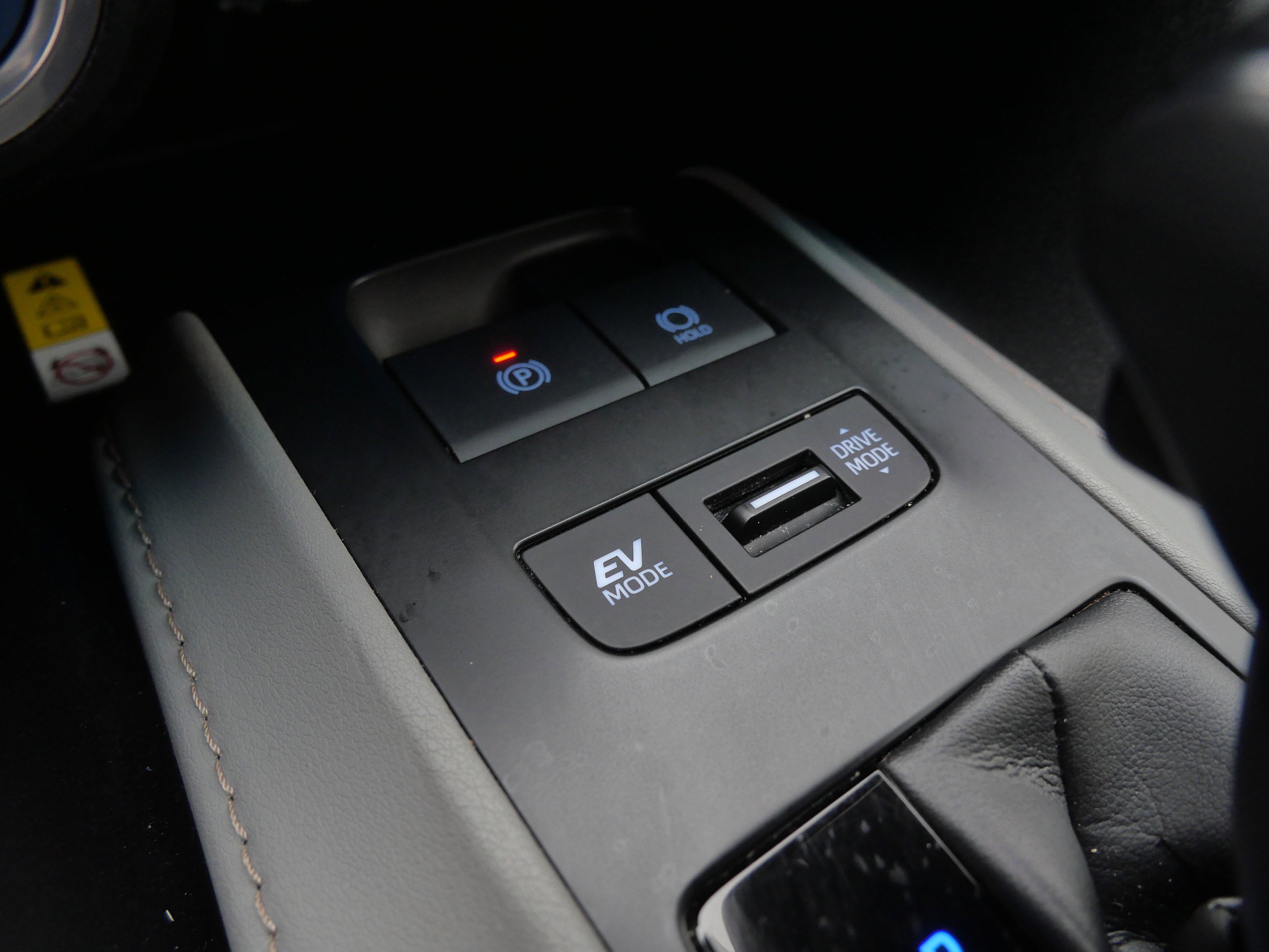 Certified 2021 Toyota Venza LE image 29