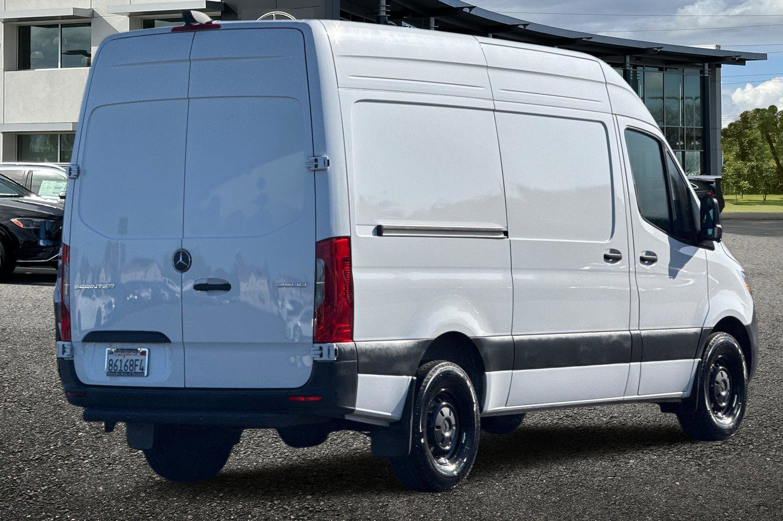 Used 2025 Mercedes-Benz Sprinter 2500 image 4