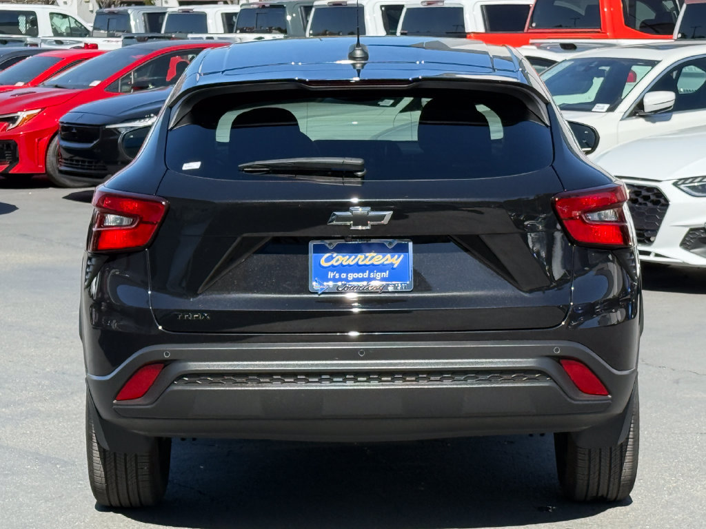 Used 2024 Chevrolet Trax LS w/ Driver Confidence Package FWD image 8