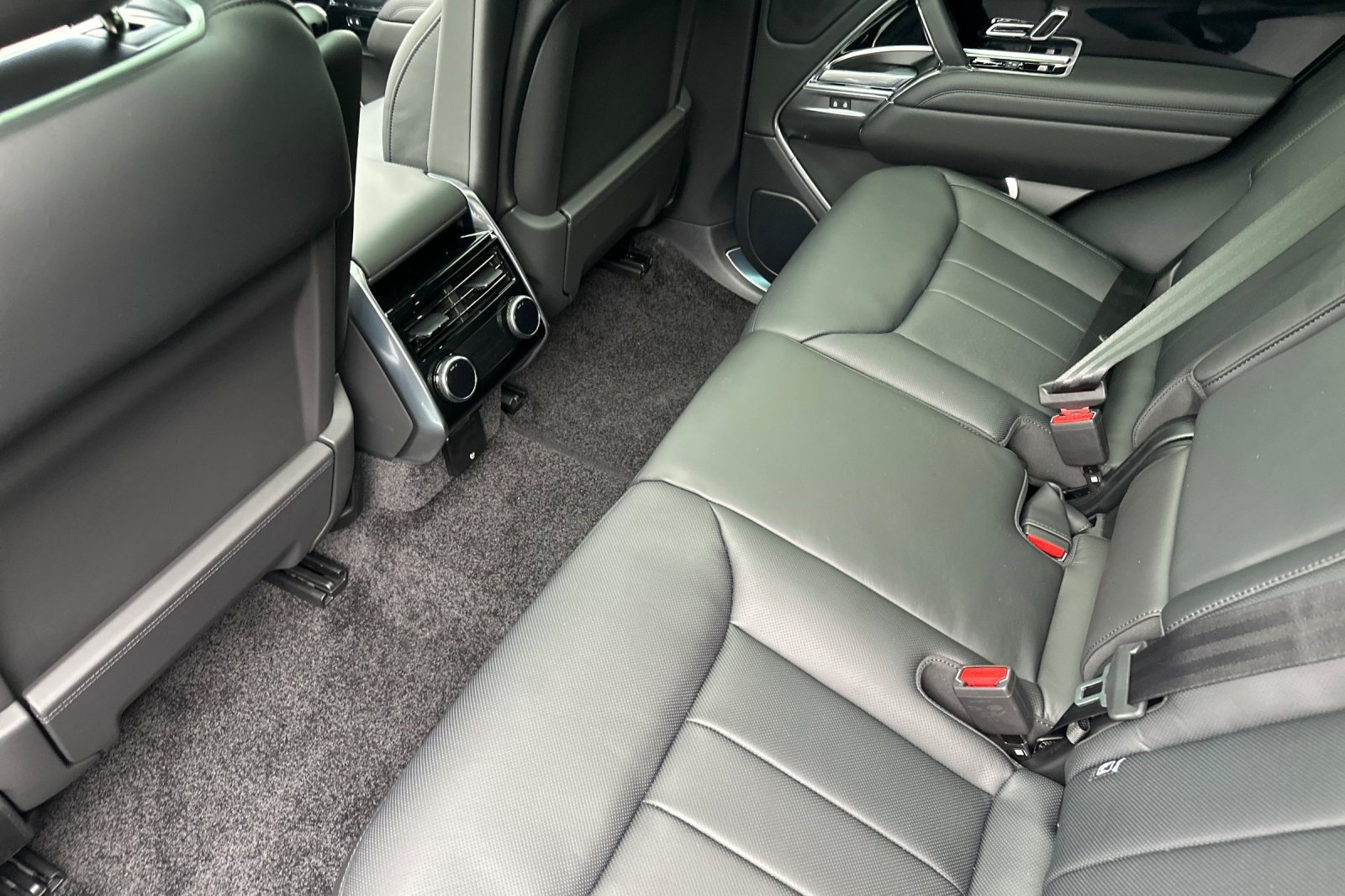 New 2026 Land Rover Range Rover SE AWD/4WD image 25