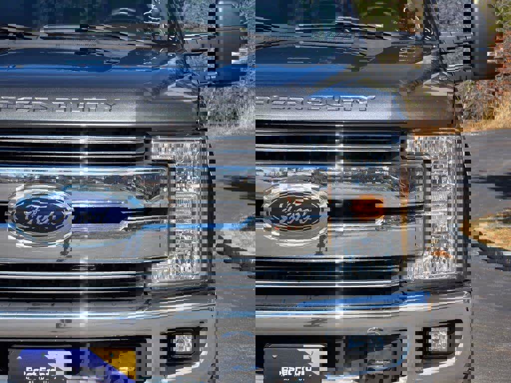 Used 2019 Ford F250 Lariat w/ Chrome Package AWD/4WD image 3