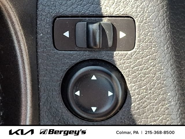 Used 2014 Nissan Rogue SV AWD/4WD image 28