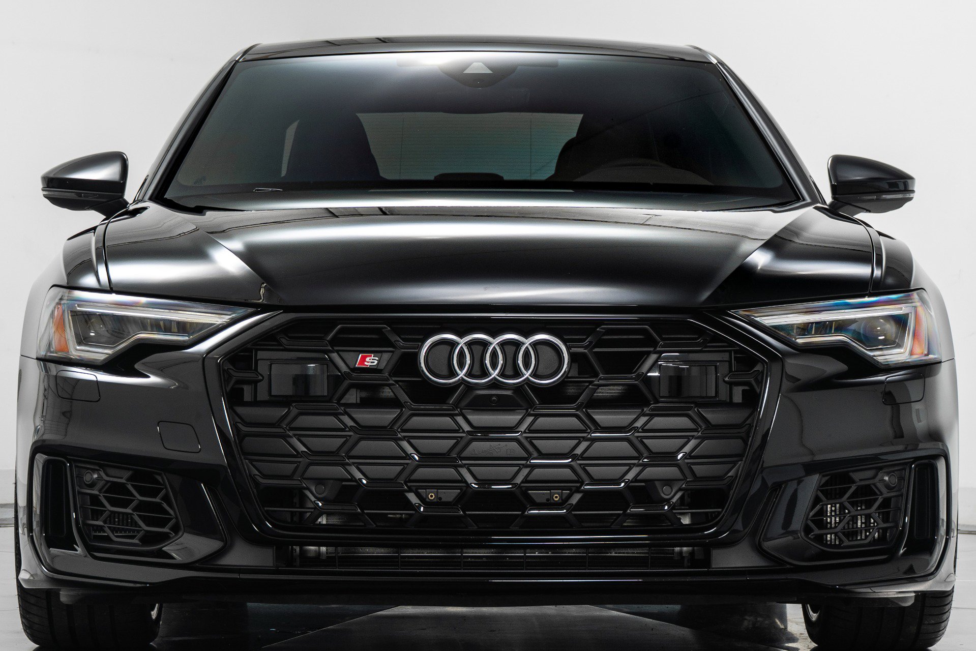 Used 2025 Audi S6 Premium Plus w/ Premium Plus Package image 4