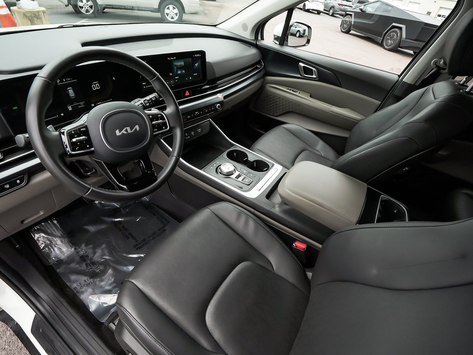 Used 2026 Kia Carnival LXS FWD image 15