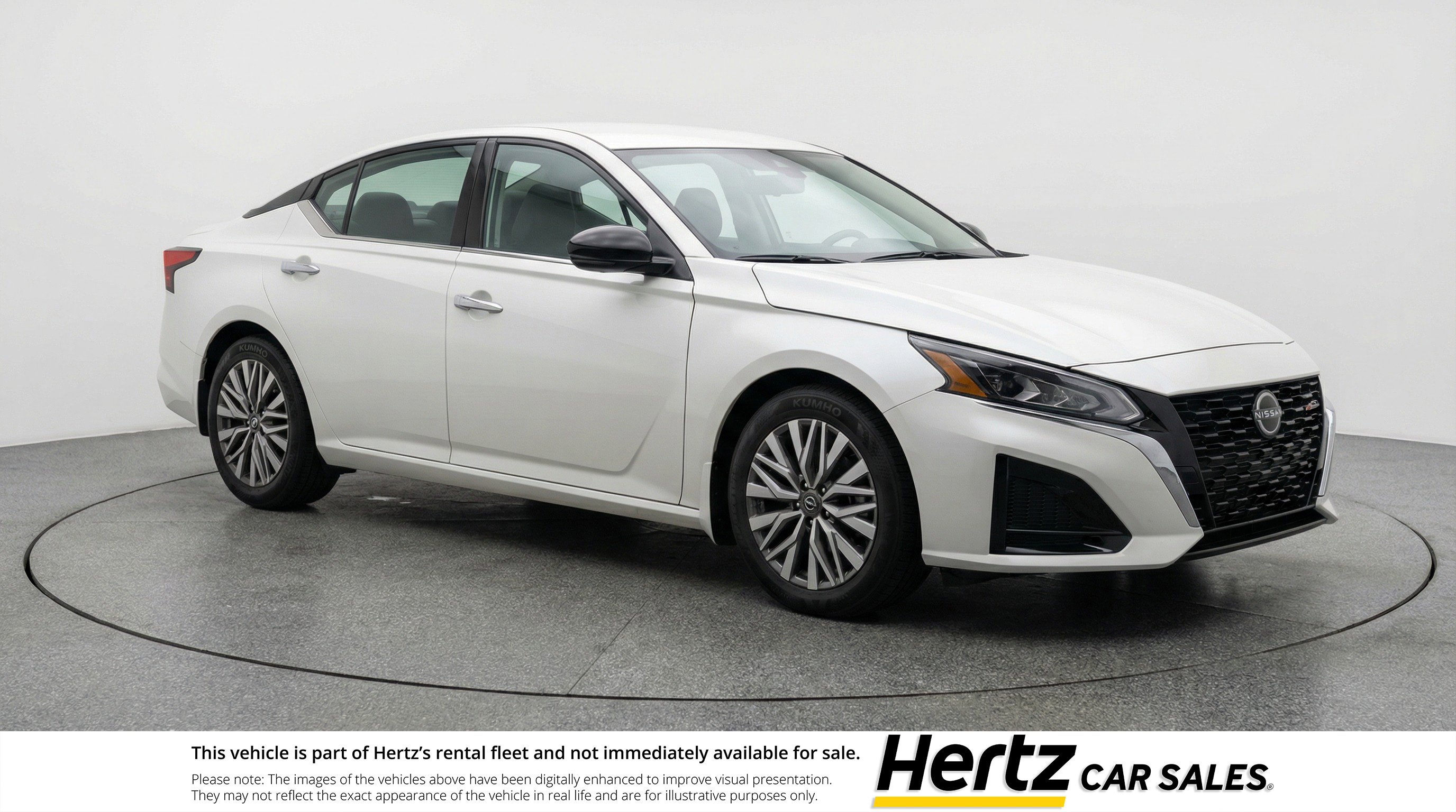 Used 2025 Nissan Altima 2.5 SV image 1