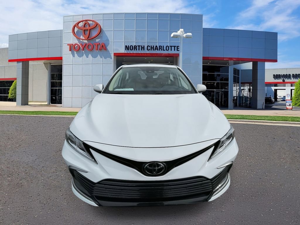 Used 2024 Toyota Camry LE image 5