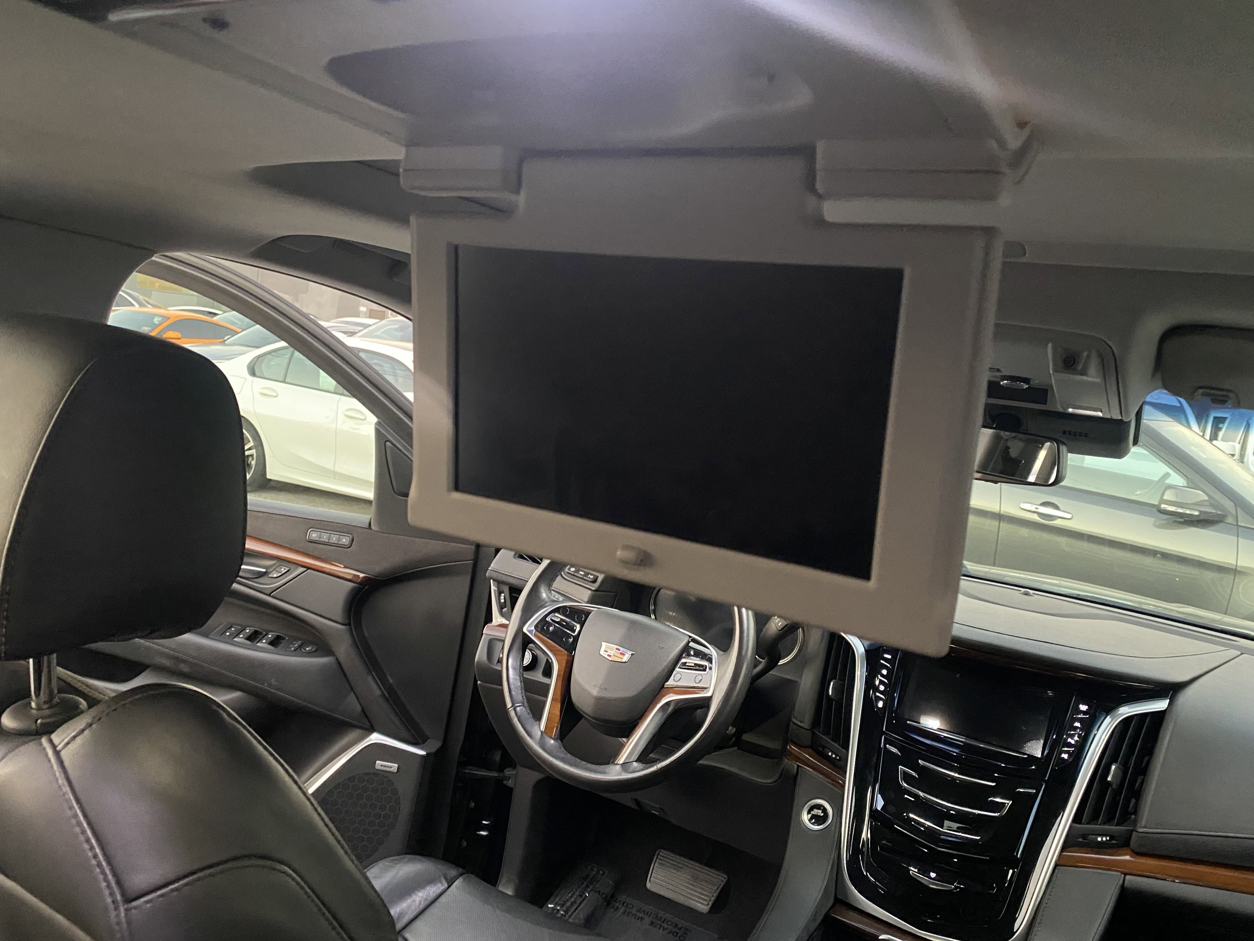 Used 2018 Cadillac Escalade Premium Luxury image 23