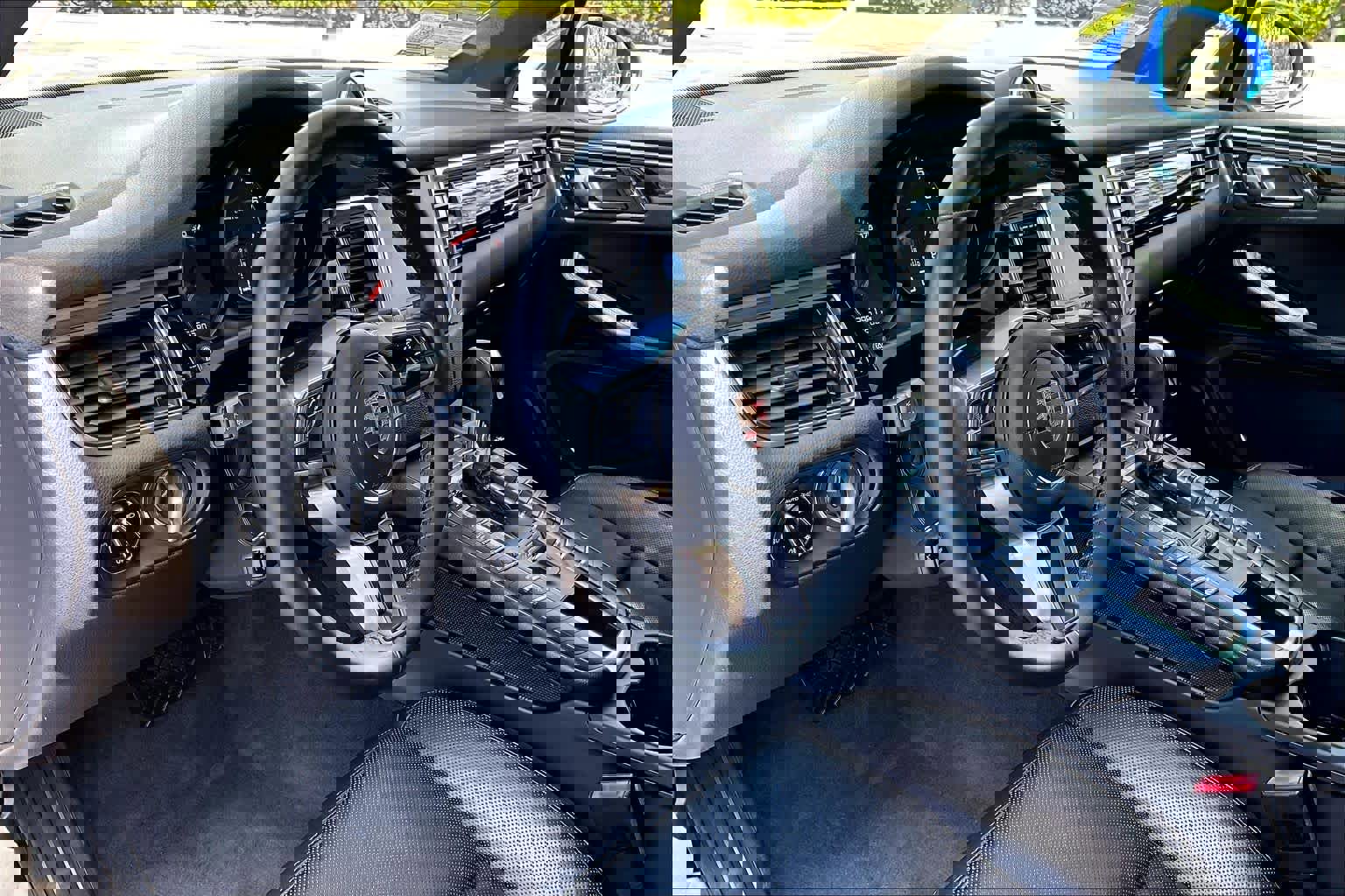 Used 2017 Porsche Macan image 16