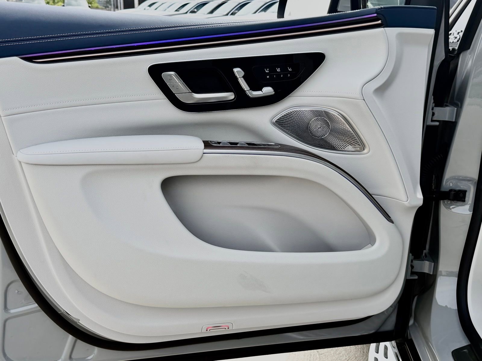 New 2026 Mercedes-Benz EQS 400 4MATIC SUV image 19