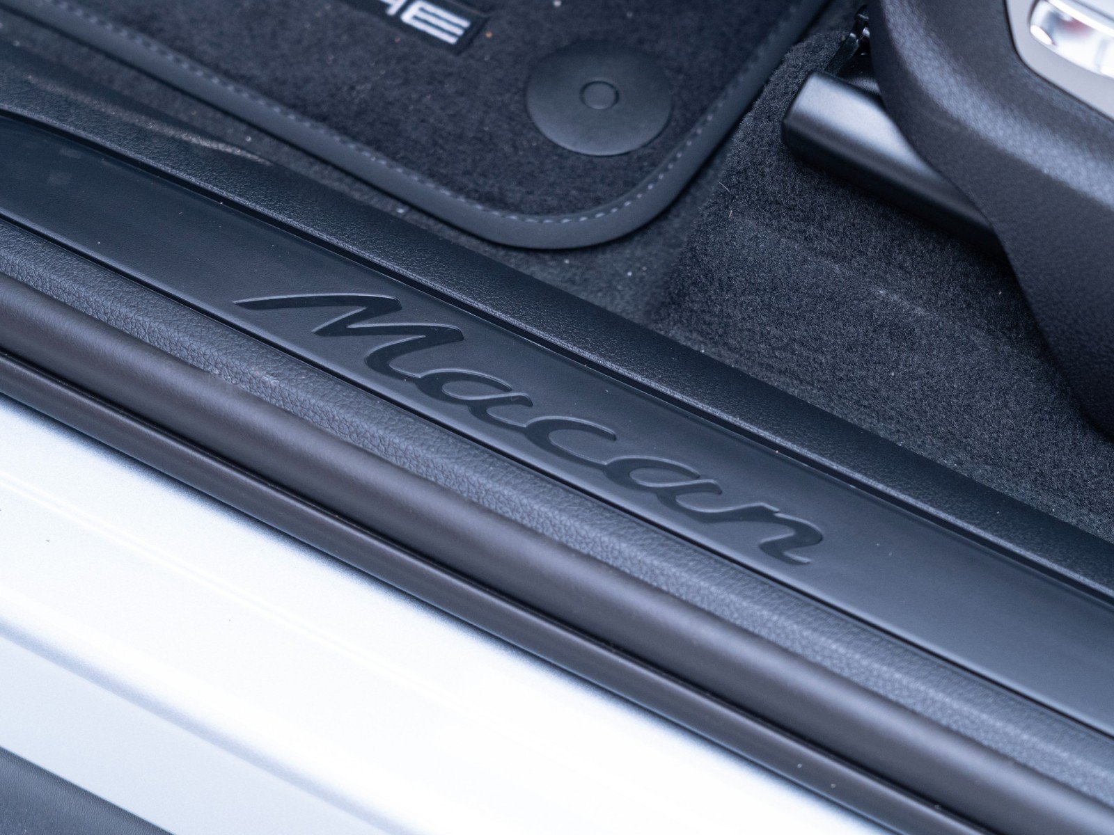 New 2026 Porsche Macan image 14