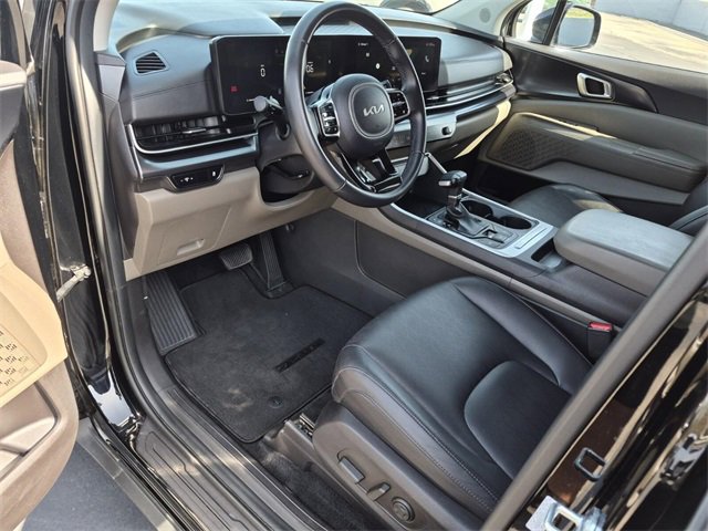Used 2025 Kia Carnival image 18