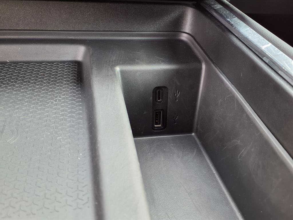 Used 2025 GMC Acadia Elevation image 6