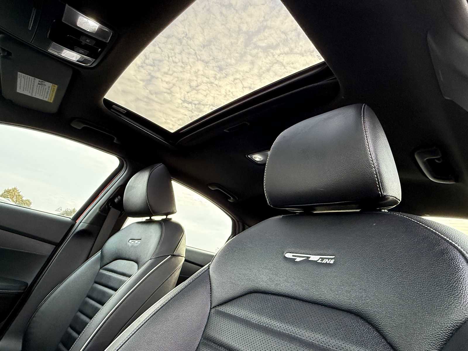 Used 2023 Kia Forte GT-Line w/ GT-Line Premium Package image 15