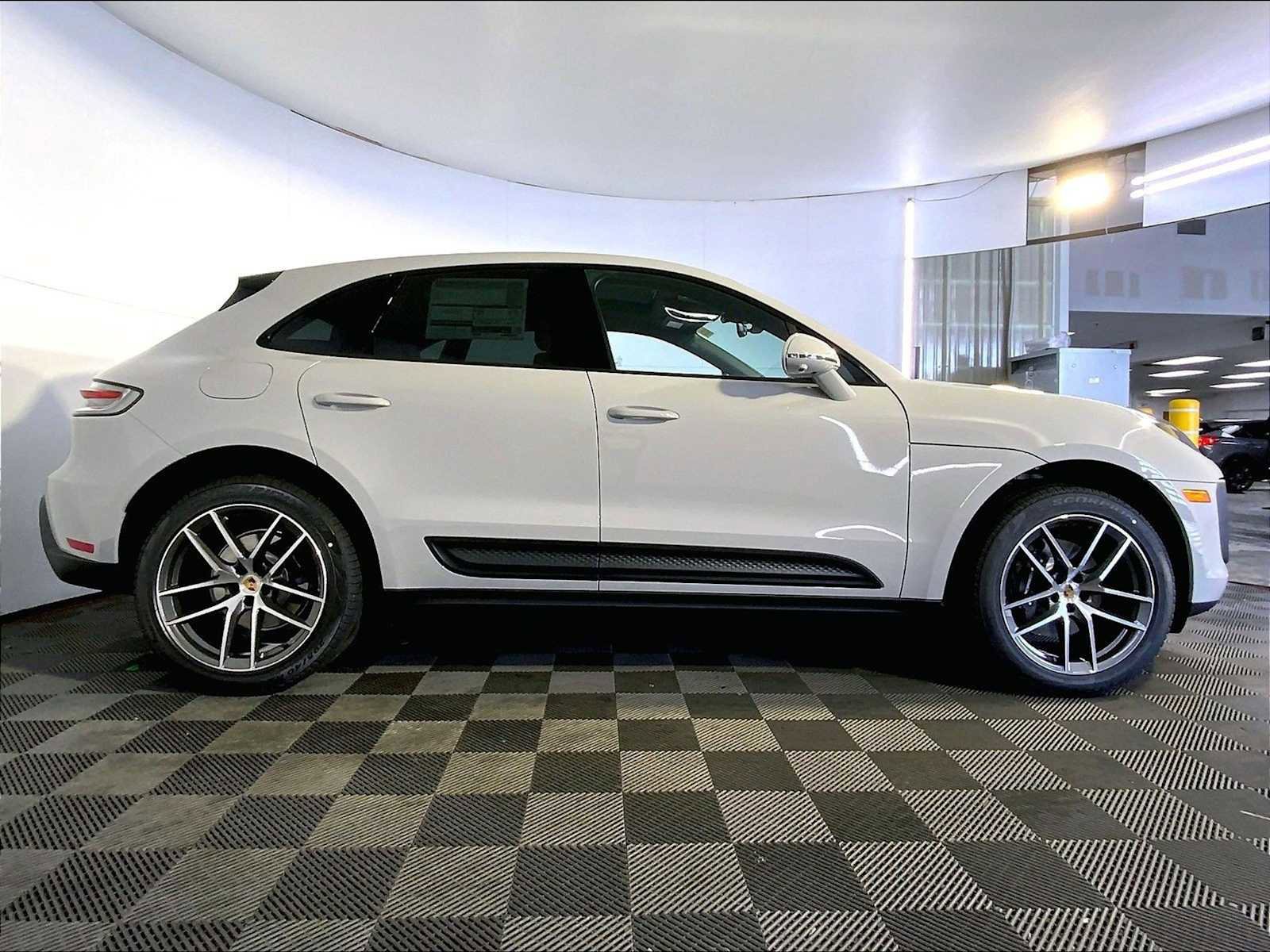 New 2026 Porsche Macan AWD/4WD image 8