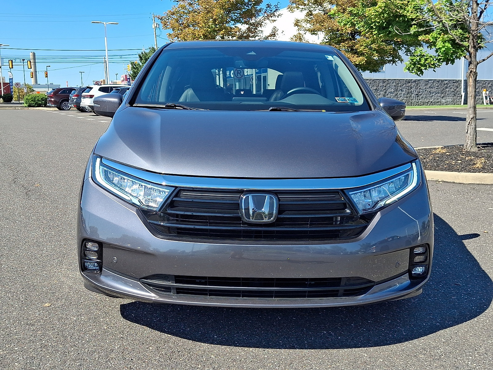Used 2024 Honda Odyssey Touring image 2
