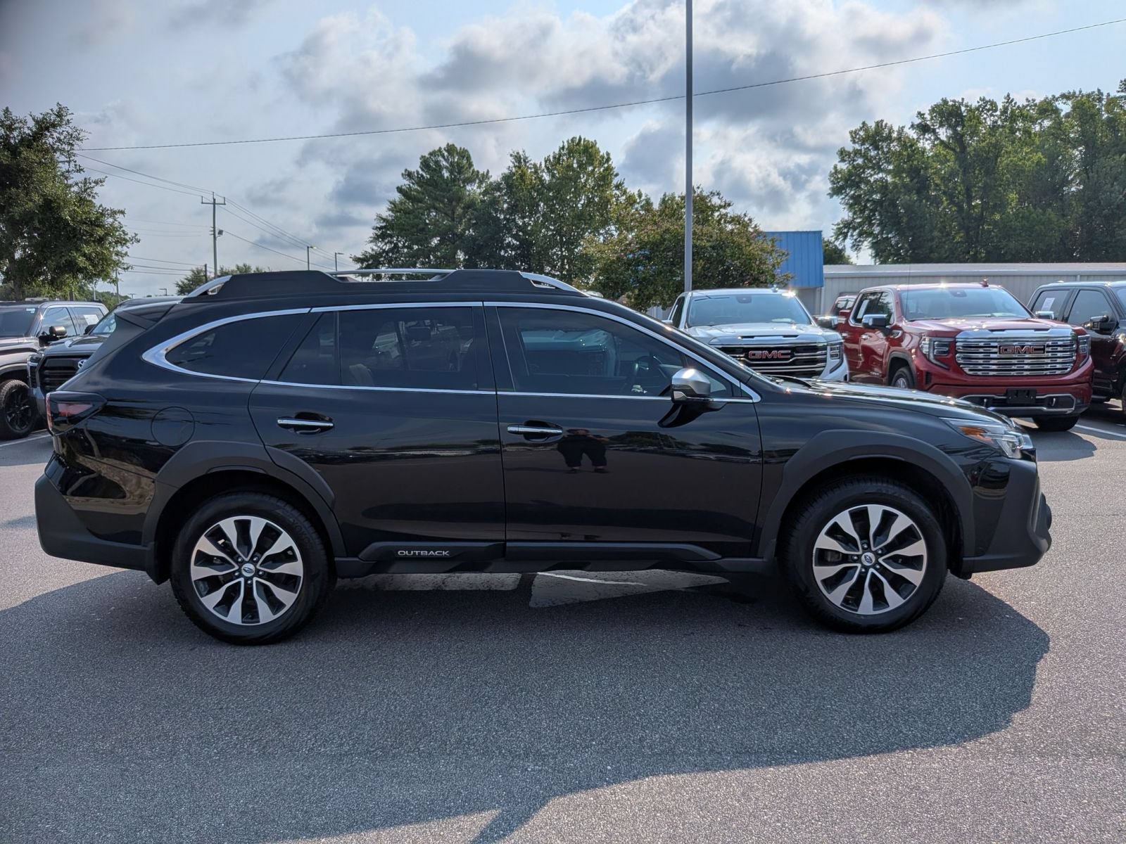 Used 2025 Subaru Outback Touring XT w/ Popular Package #2 AWD/4WD image 2