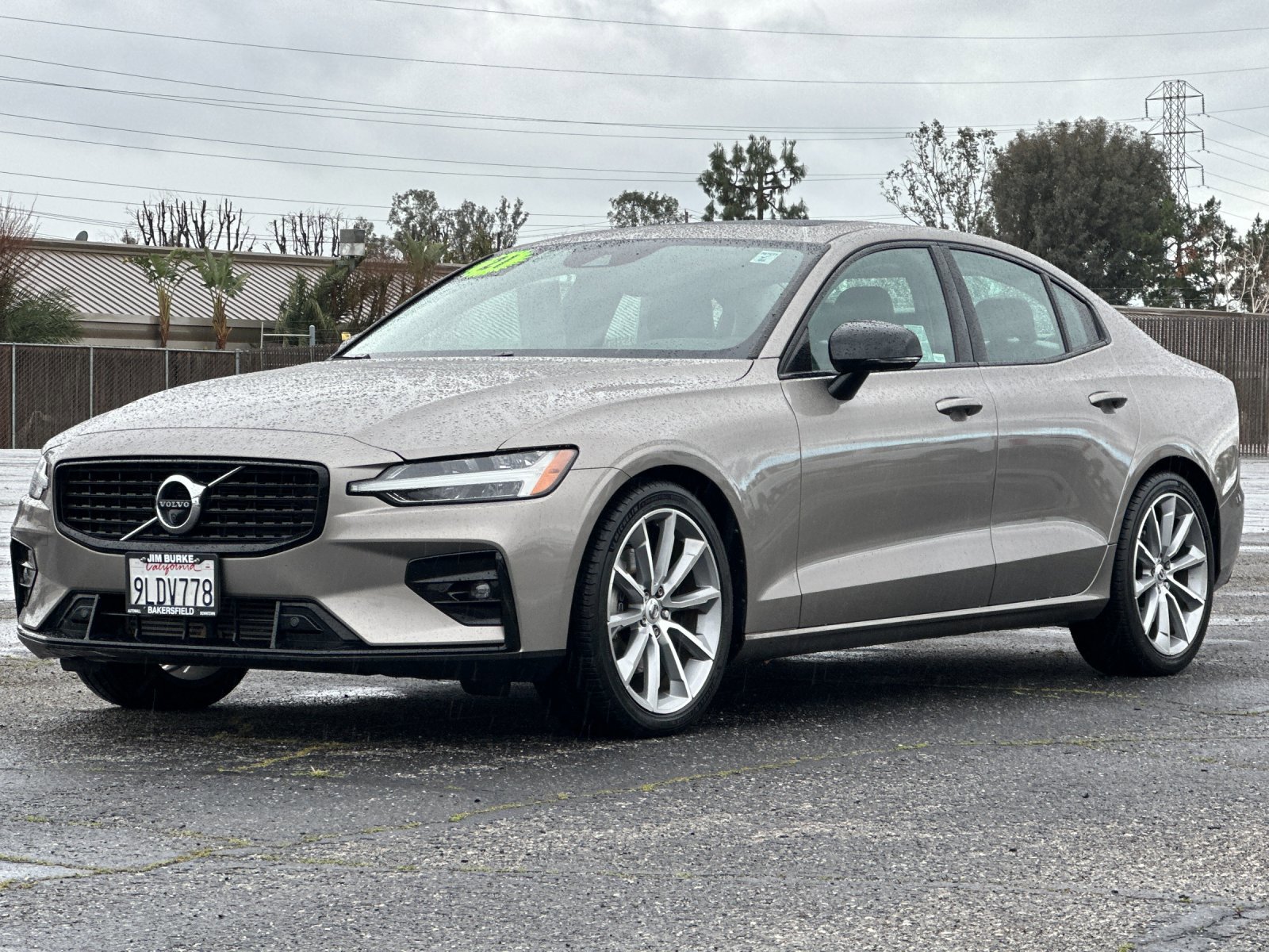 Used 2021 Volvo S60 T5 Momentum w/ Advanced Package image 8