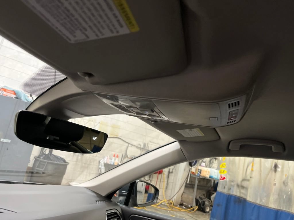 Used 2023 Volkswagen Tiguan SE FWD image 19