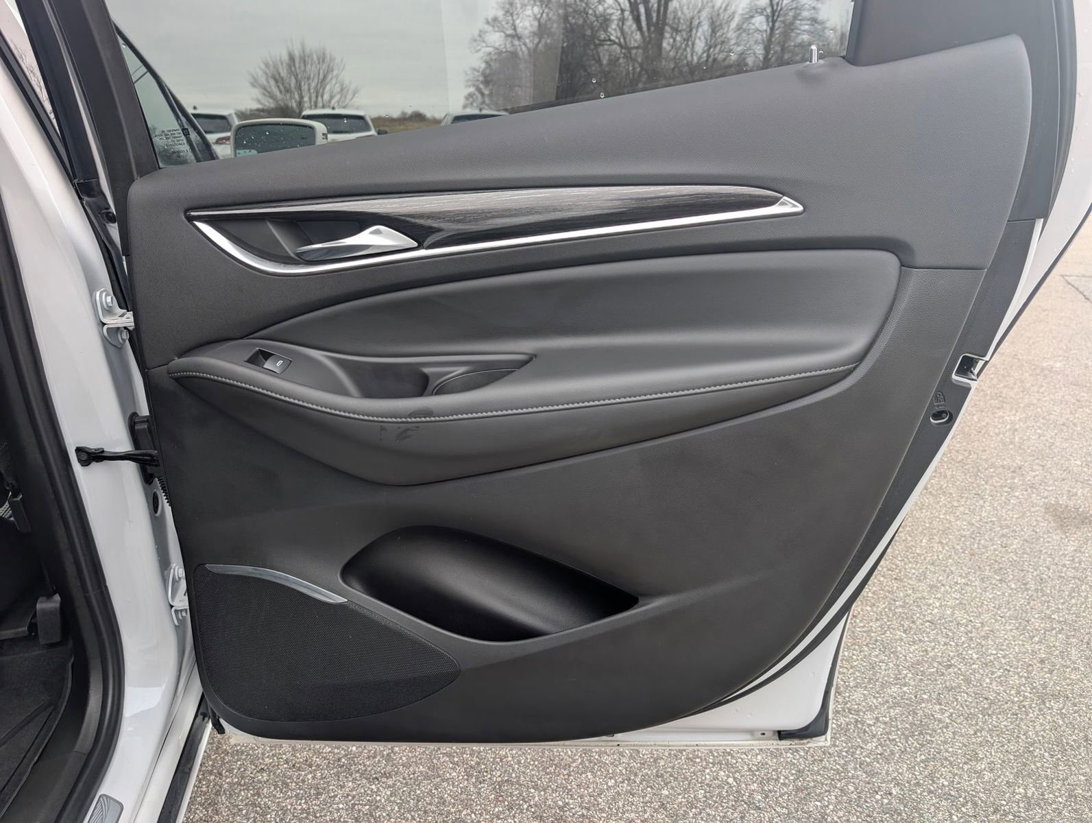 Used 2020 Buick Enclave Avenir w/ Avenir Technology Package AWD/4WD image 35