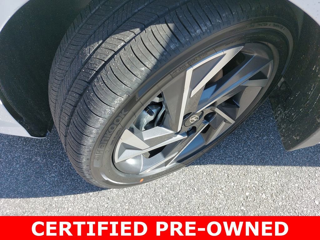 Used 2025 Hyundai Elantra Limited image 36