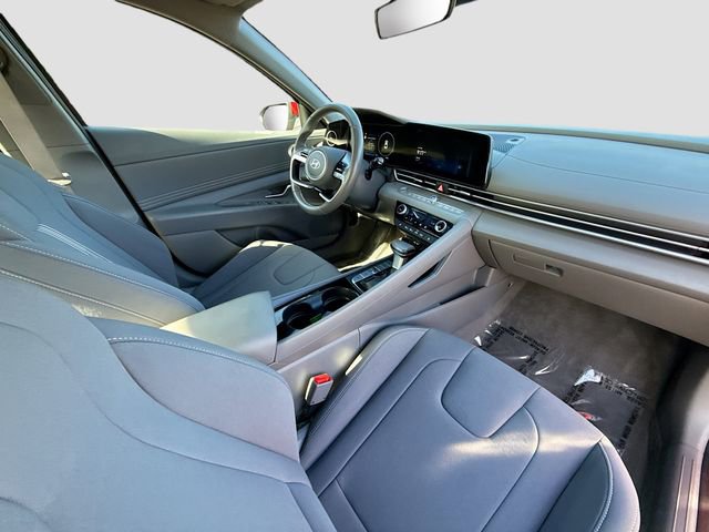 Used 2025 Hyundai Elantra SEL w/ Cargo Package FWD image 26