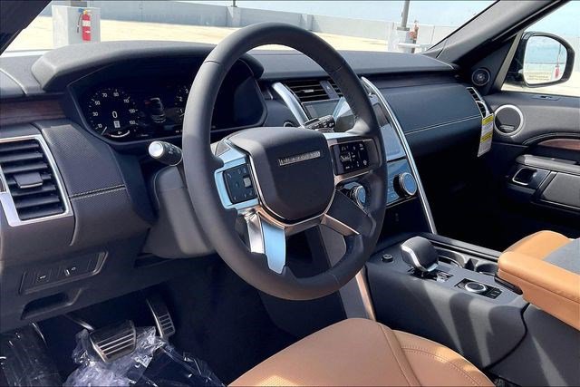 New 2026 Land Rover Discovery Dynamic SE AWD/4WD image 7