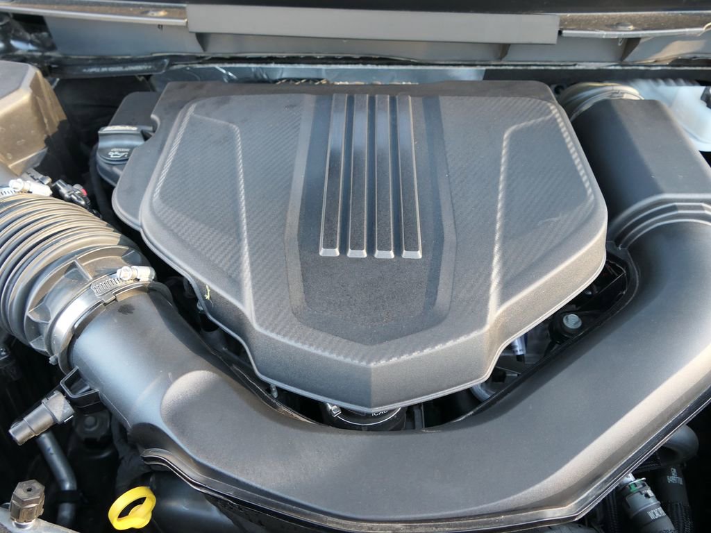 Used 2025 GMC Acadia Elevation image 30