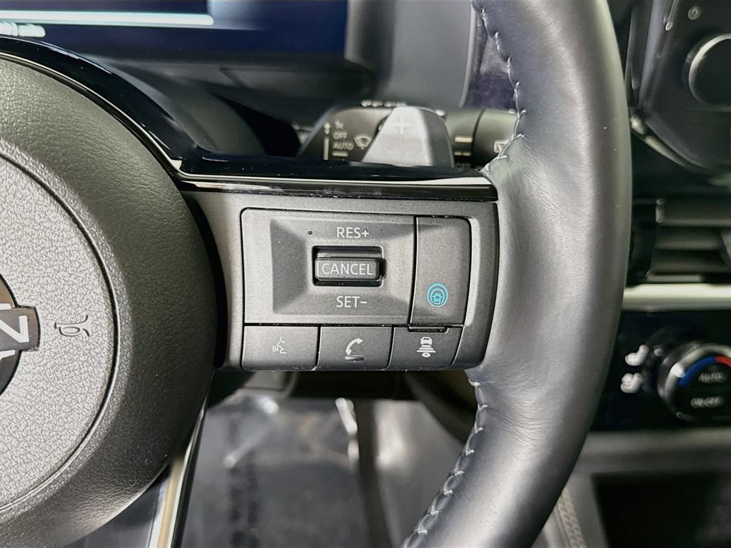 Used 2024 Nissan Pathfinder Platinum AWD/4WD image 24