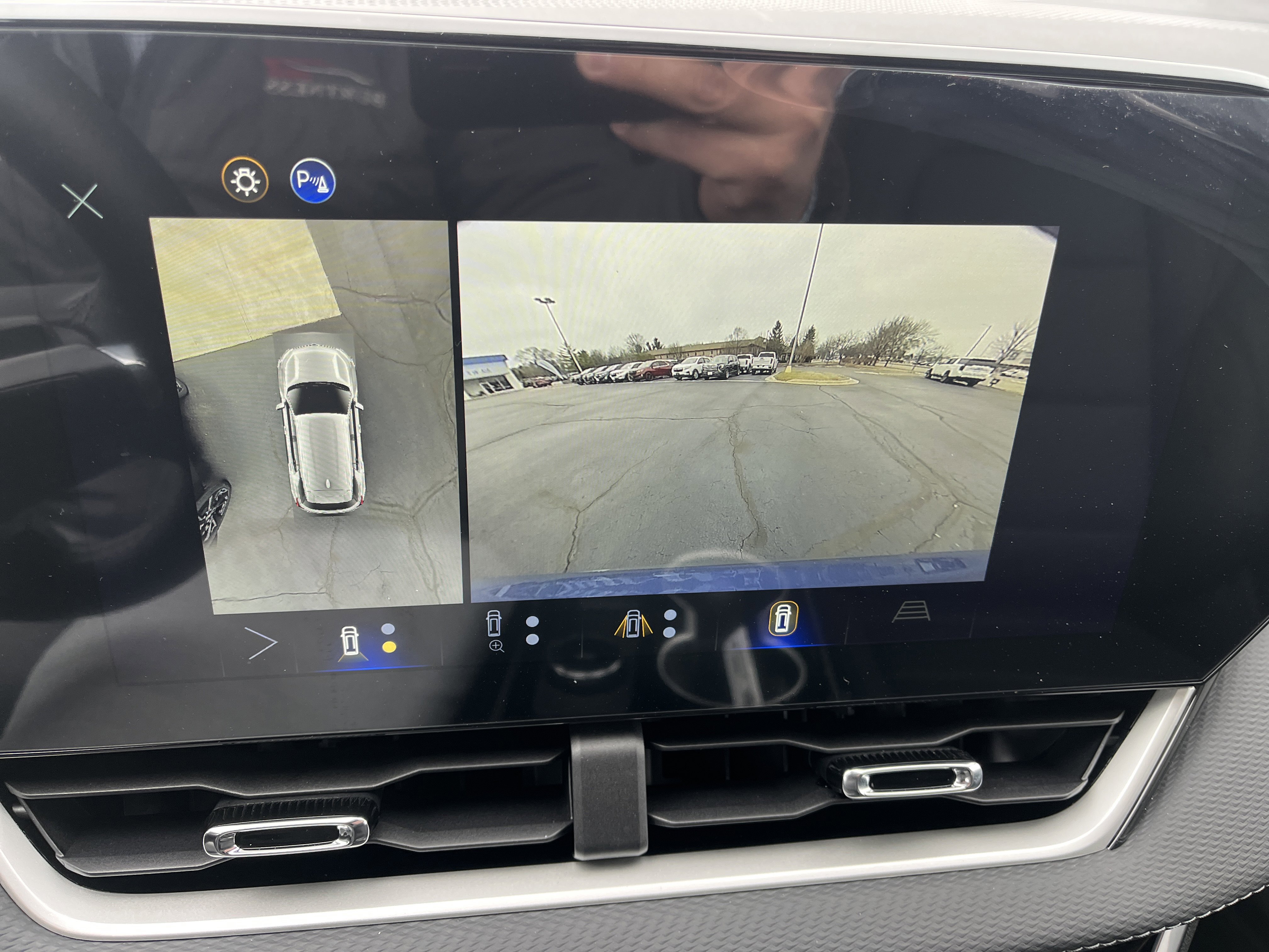 New 2026 Chevrolet Equinox LT w/ Convenience Package II image 8