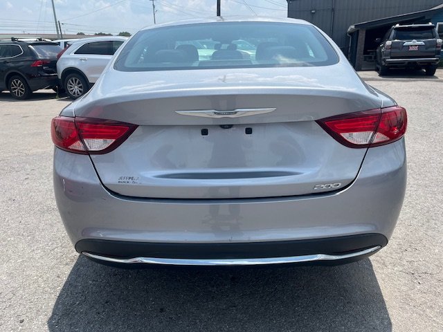 Used 2016 Chrysler 200 Limited FWD image 6