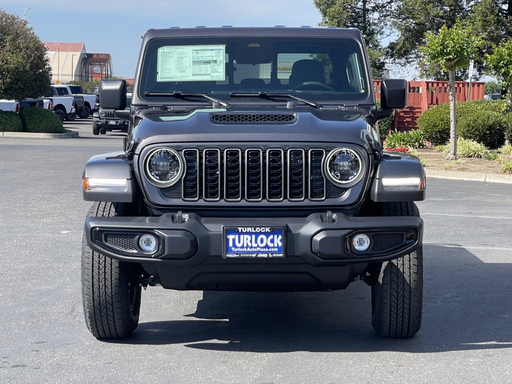 New 2026 Jeep Gladiator Sport AWD/4WD image 3