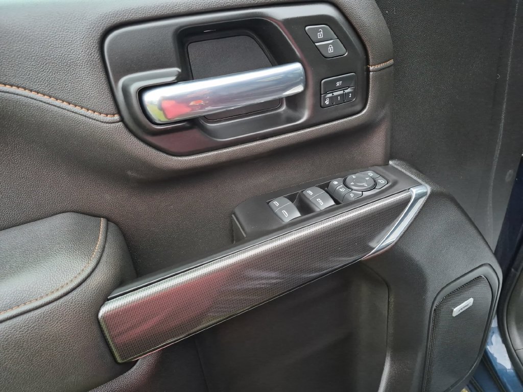 Used 2022 GMC Sierra 2500 AT4 w/ AT4 Premium Plus Package AWD/4WD image 11