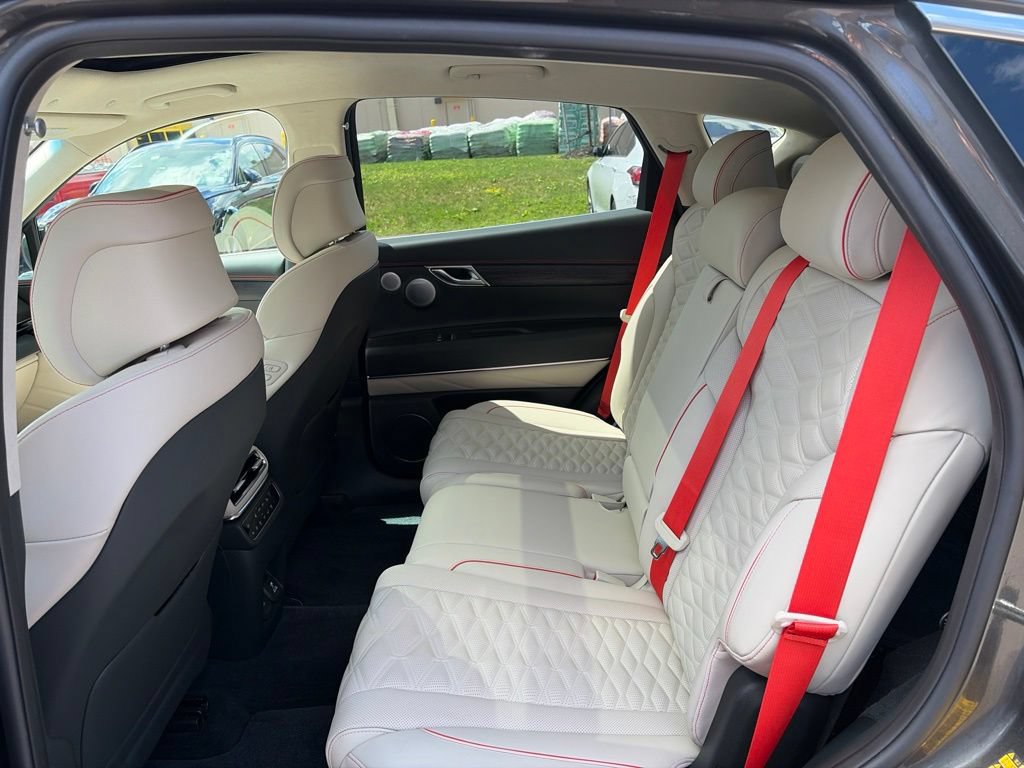 Certified 2025 Genesis GV80 3.5T AWD/4WD image 19