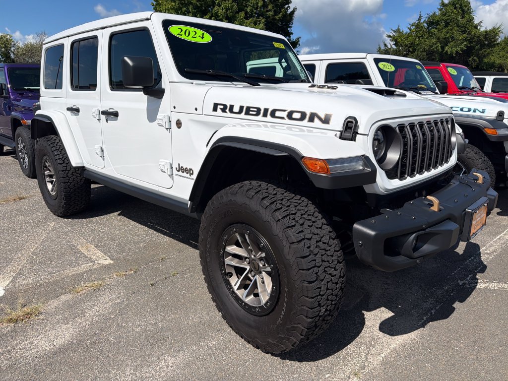 Used 2024 Jeep Wrangler Unlimited Rubicon 392 AWD/4WD image 3