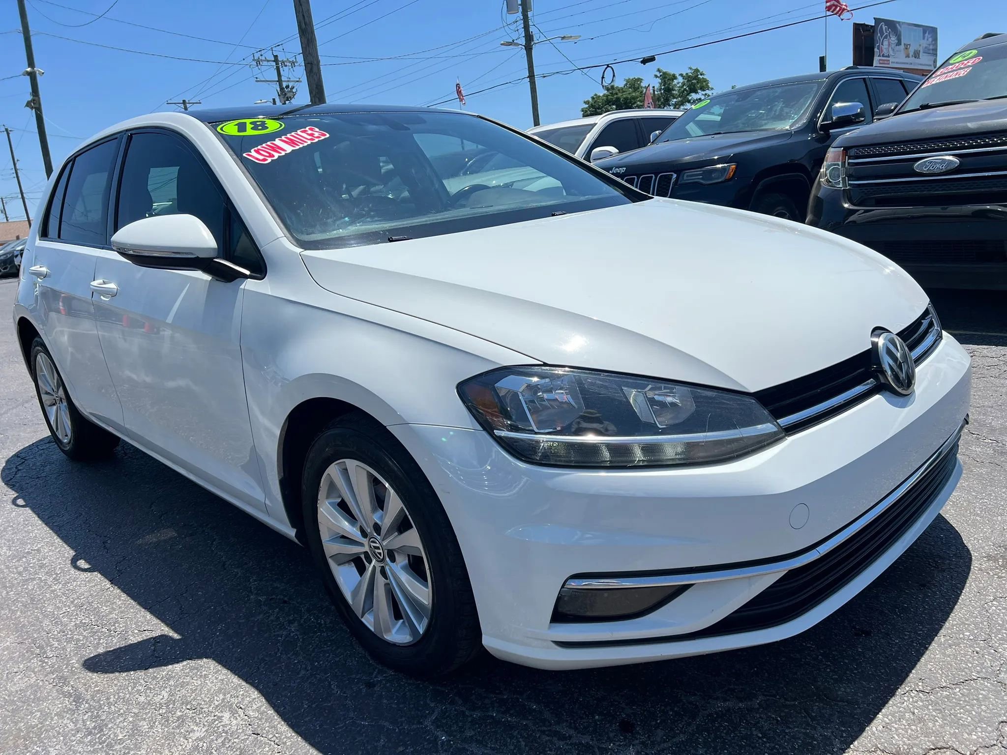 Used 2018 Volkswagen Golf SE image 4