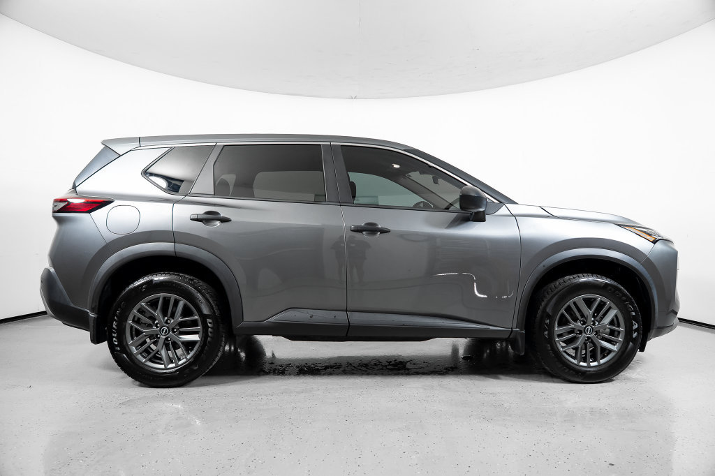 Used 2023 Nissan Rogue S FWD image 3