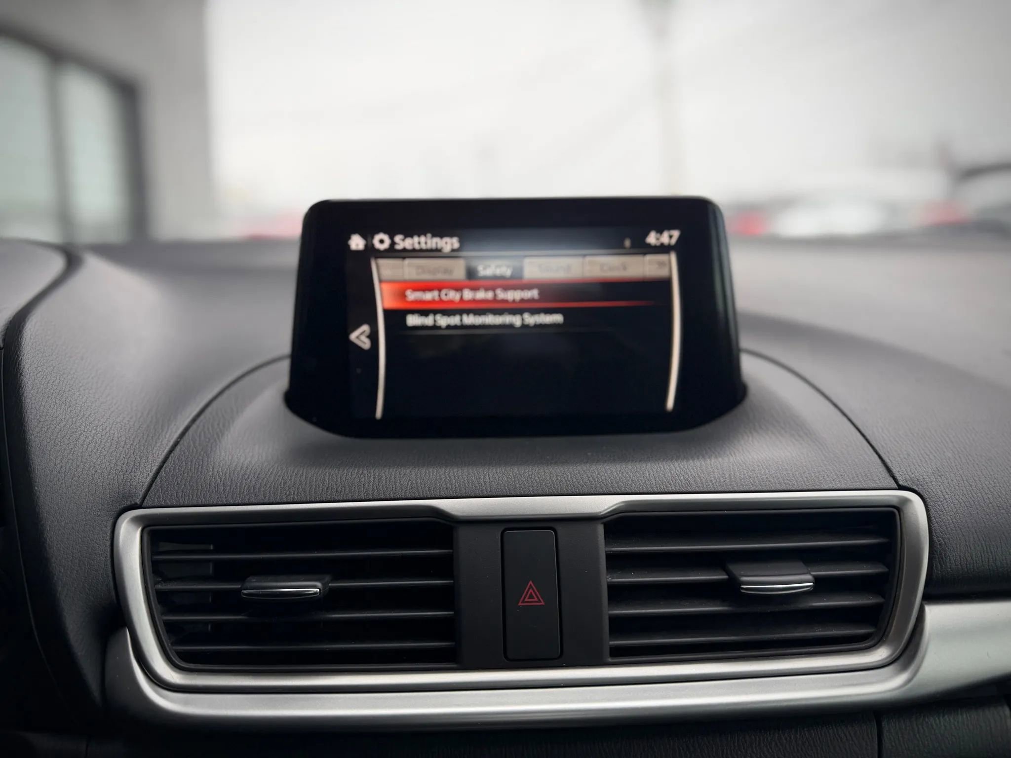 Used 2018 MAZDA MAZDA3 Touring image 13