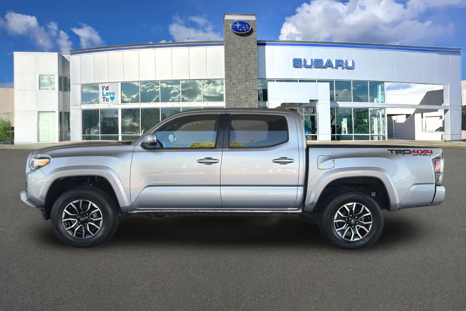 Used 2020 Toyota Tacoma TRD Sport AWD/4WD image 9