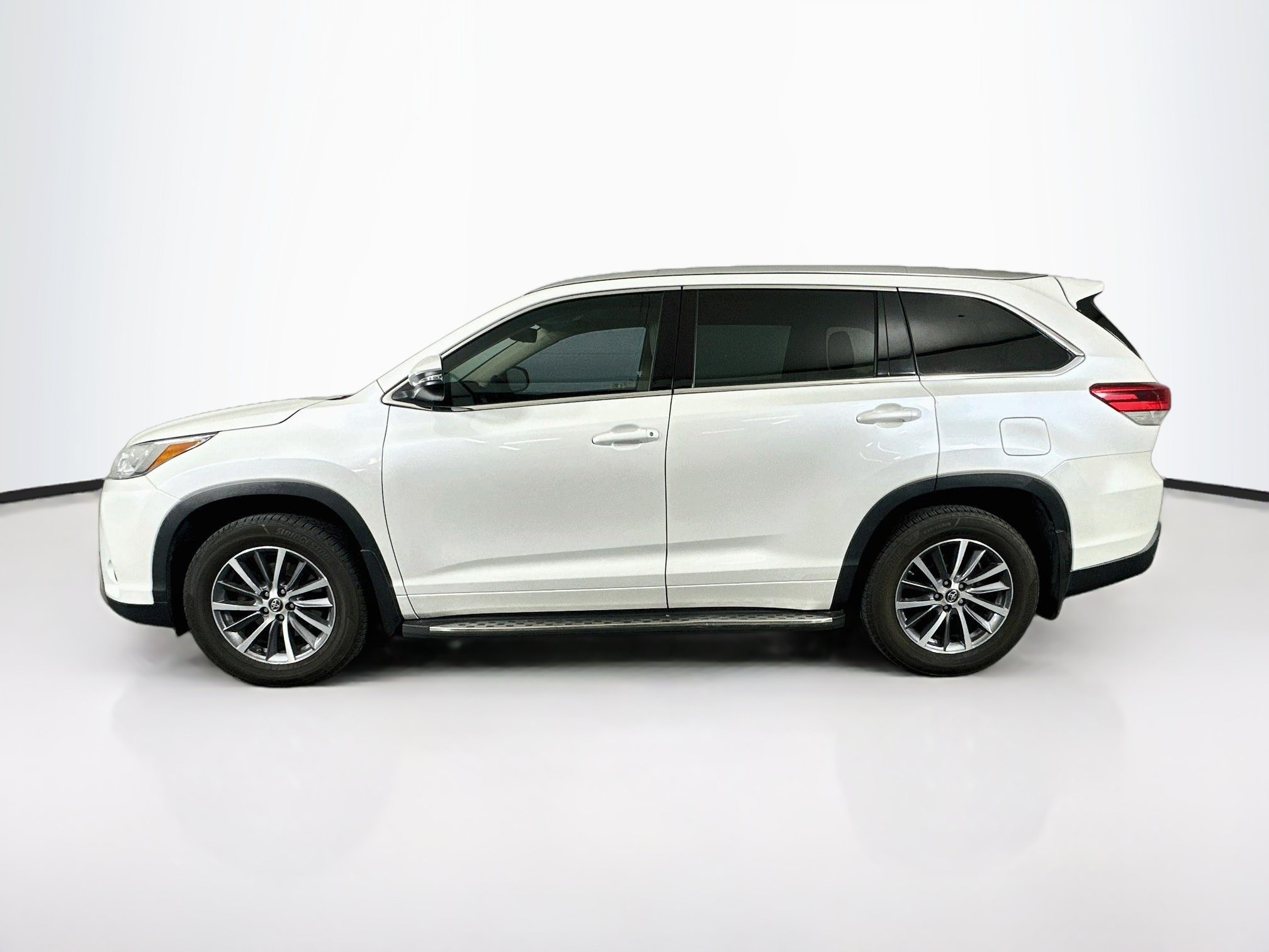 Used 2018 Toyota Highlander XLE FWD image 4
