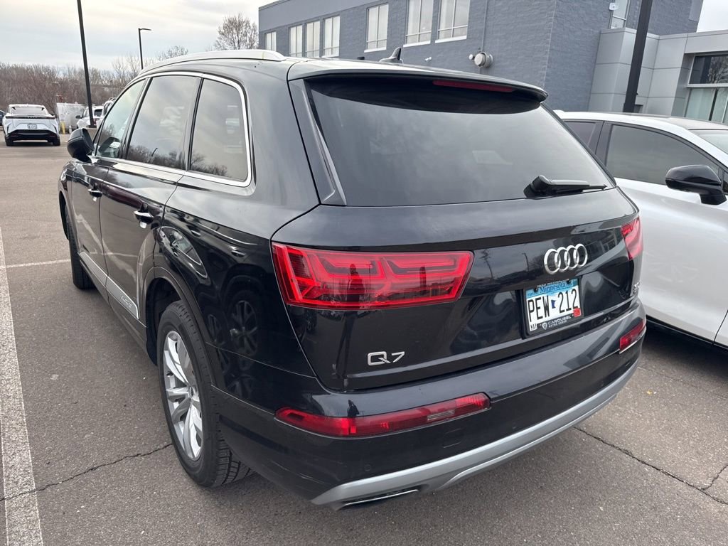 Used 2017 Audi Q7 3.0T Premium image 16