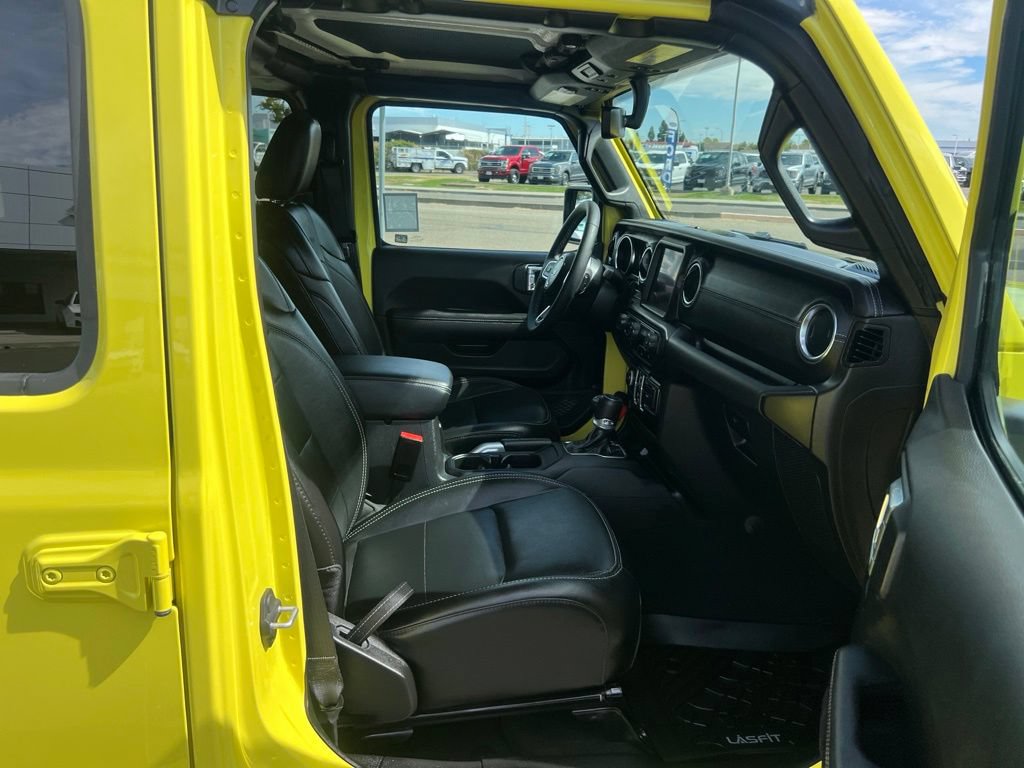 Used 2023 Jeep Wrangler Unlimited Sahara AWD/4WD image 37