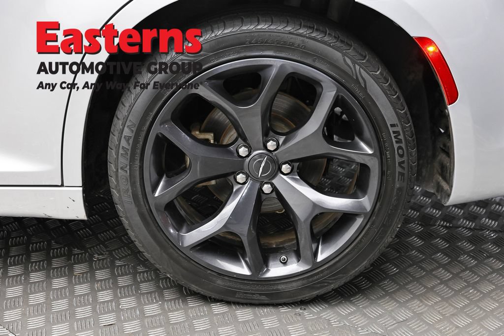 Used 2023 Chrysler 300 S RWD image 8