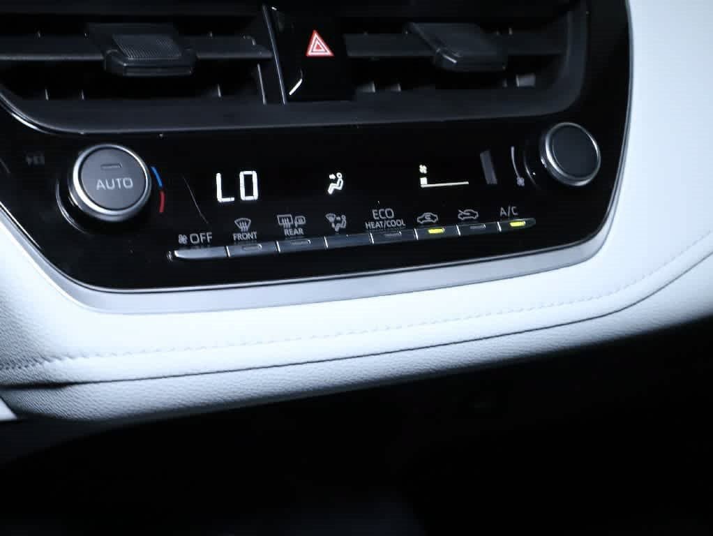 Certified 2024 Toyota Corolla SE w/ SE Premium Package FWD image 27