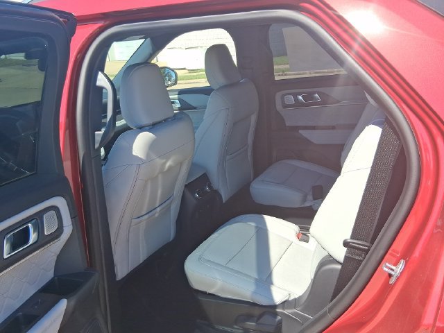 New 2027 Ford Explorer Platinum w/ 3.0L Ultimate Package AWD/4WD image 17