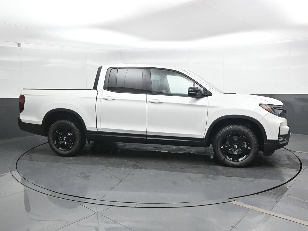 New 2026 Honda Ridgeline Black Edition image 3
