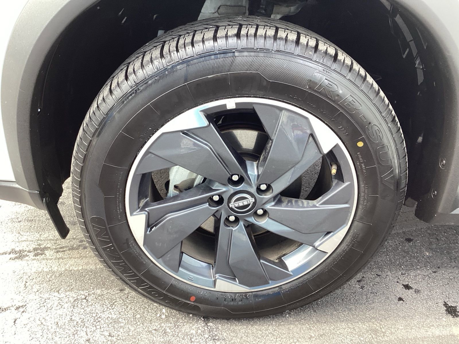 Used 2025 Nissan Rogue SV image 21